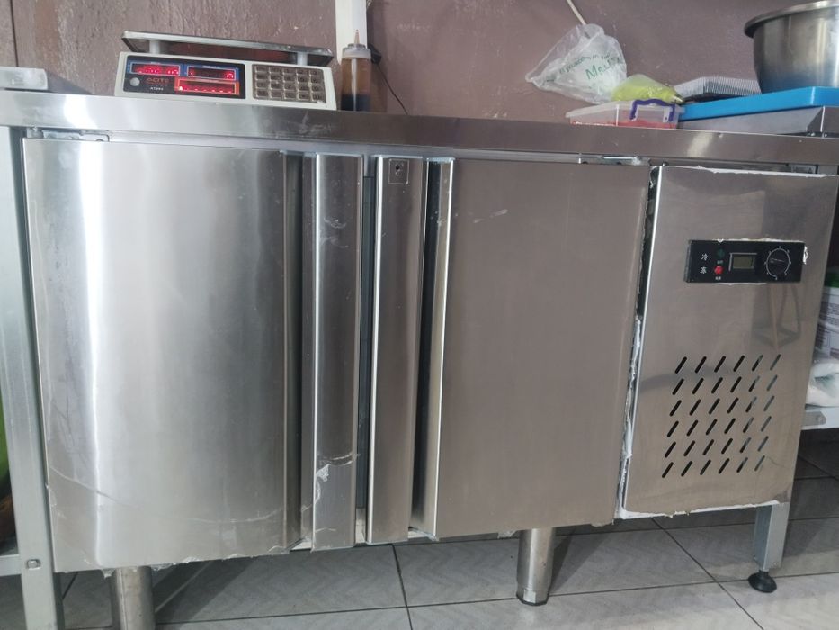 Продам холодильный стол