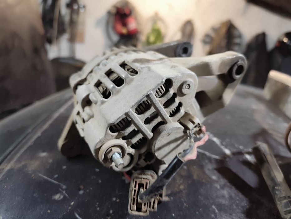 Генератор Митсубиси Галант 33 кузов 4G37