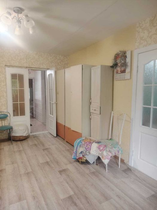 Продам 3-х квартиру 1/5эт,65 кв.м,кирпич.,ул.Серикбаева д.29