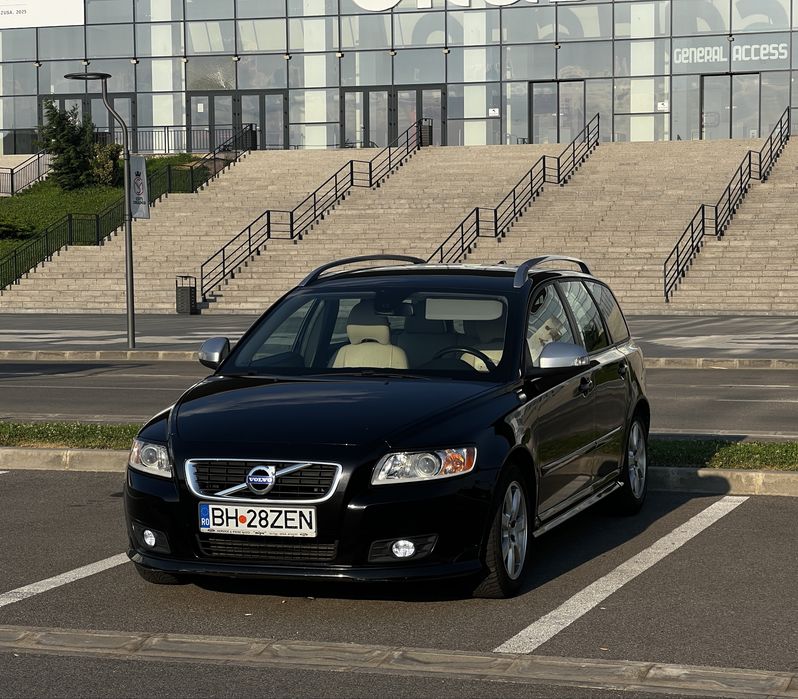 Volvo V50 R Design