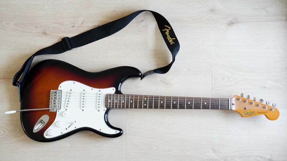 Електрическа китара Fender Squier Classic Vibe 60s Stratocaster IL 3-Tone Sunburst