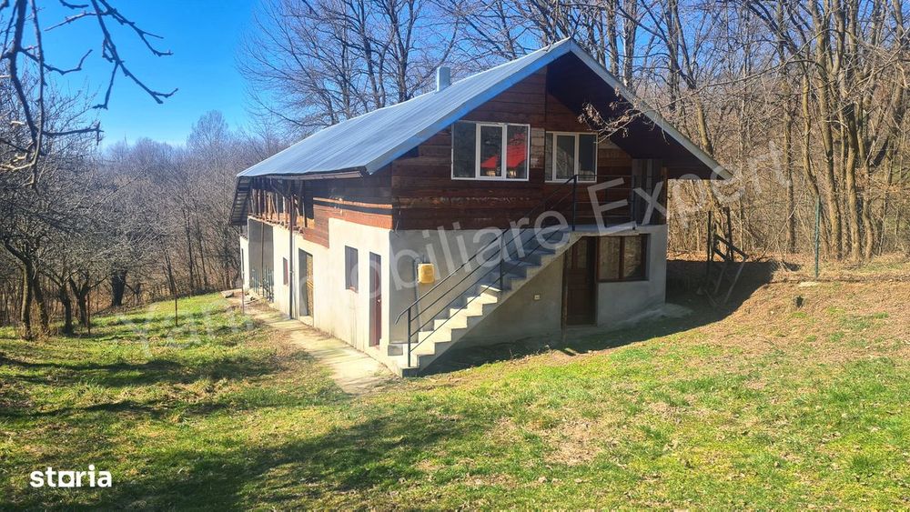 Construcție + teren de vânzare în comuna Valea Iașului,  județ Argeș.