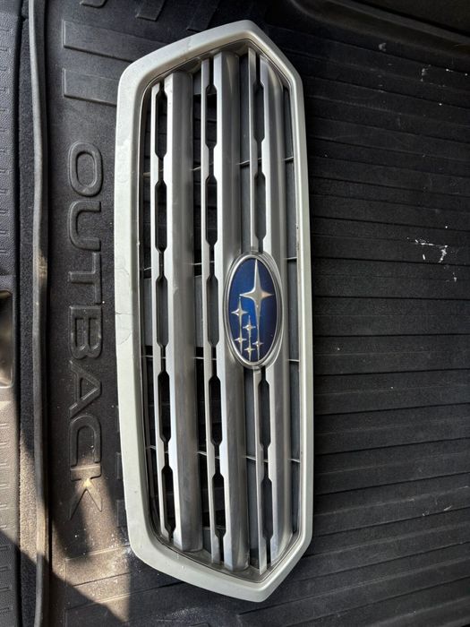 Subaru Outback оригиналл решетка