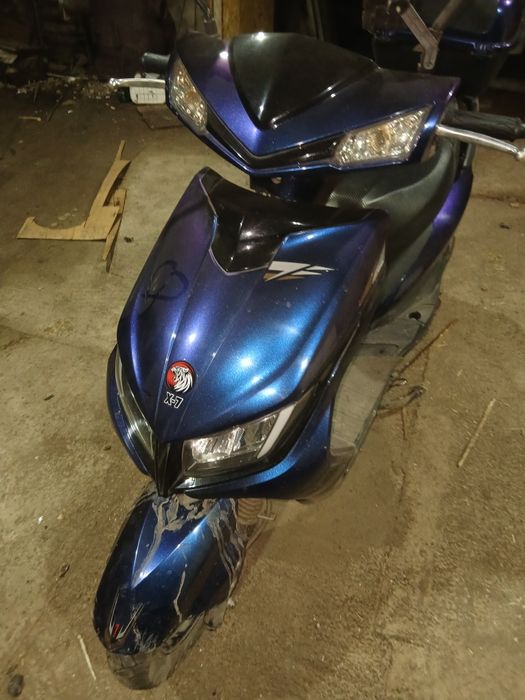 Продам скутер Х-7