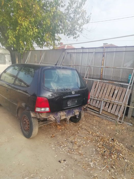 Продавам Хонда Лого на части