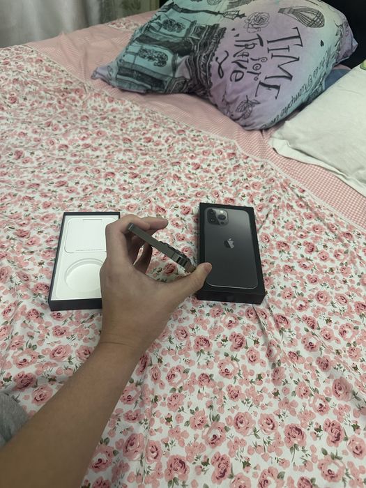 Продам iPhone 13 Pro Max в идеальном состояние