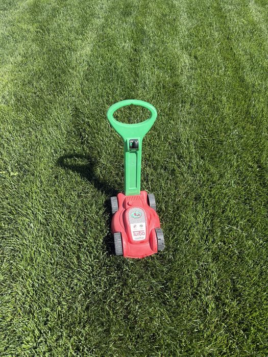 Masini de tuns iarba de jucarie