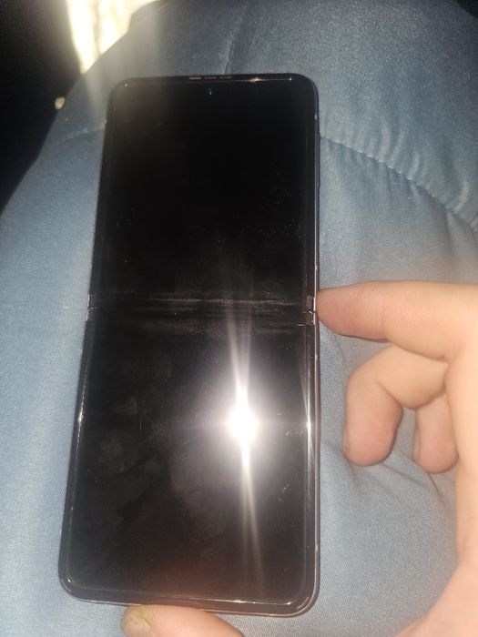 Vând Samsung Z flip 3