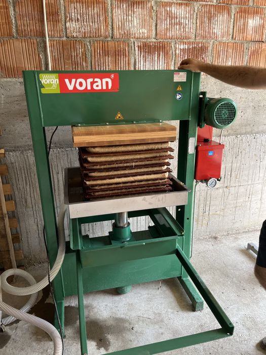 Procesam suc de mere! Suc de fructe!