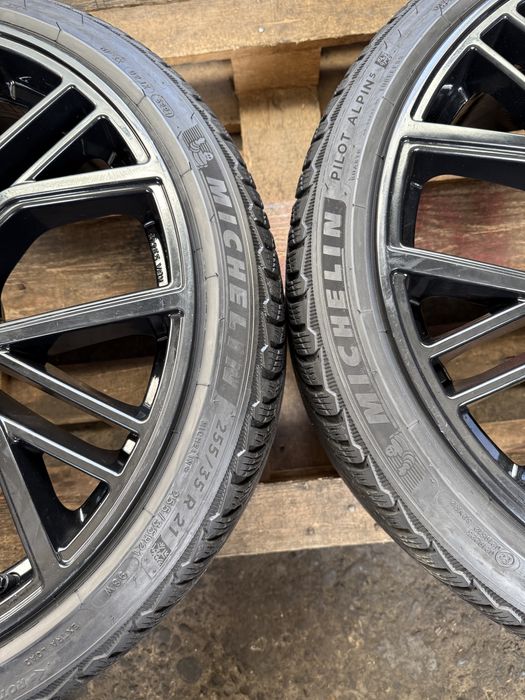 Jante Tesla model Y in doua dimensiuni spate 275/35 21 fata 255/35 21