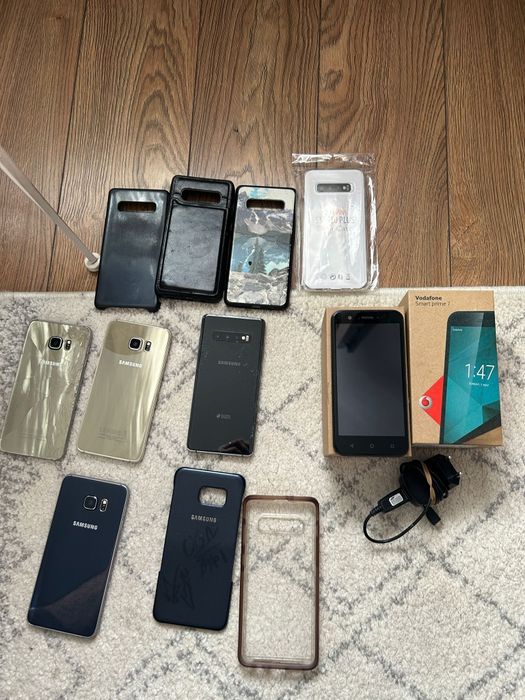 Vand lot telefoane functiobile/piese