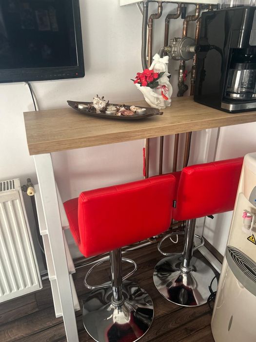 Masa de bar cu doua scaune