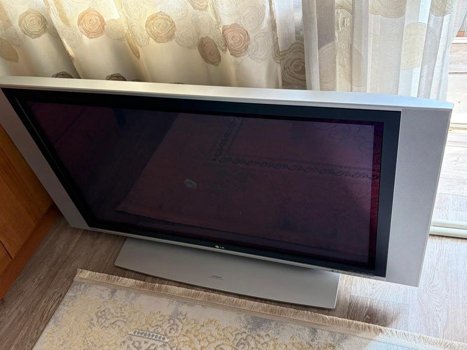 Телевизор     LG