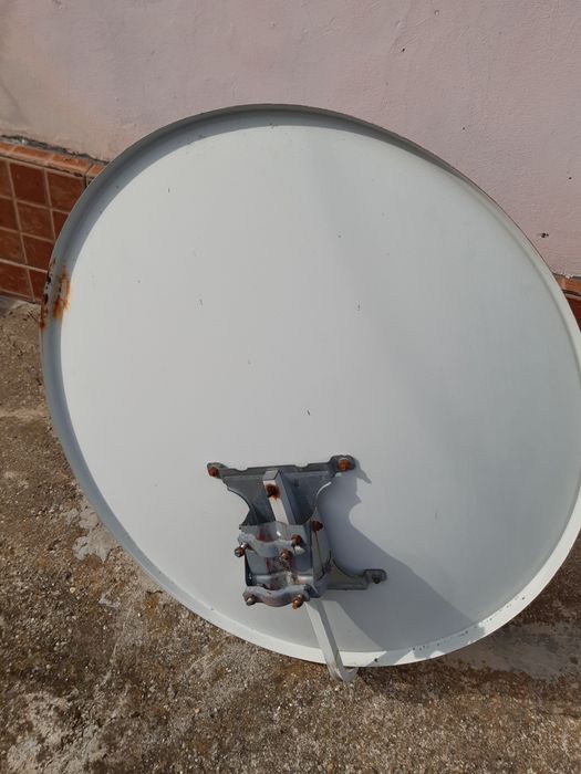Antena parabolica+ 2 satellite receiver Digi