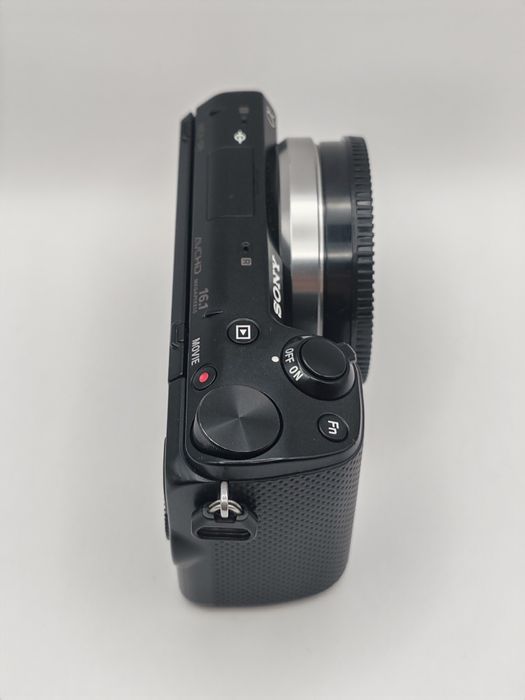 Kit foto Sony NEX-5R + obiectiv Sony E 16-50mm