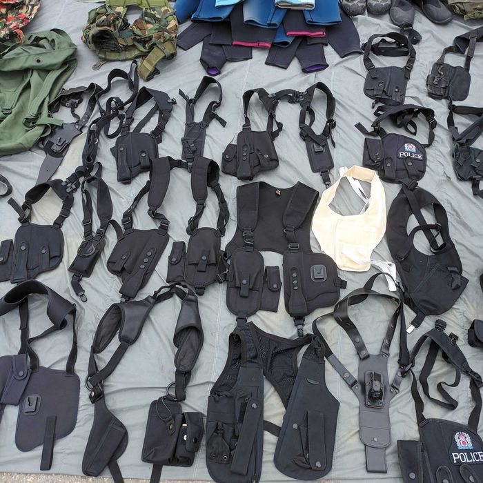 Diferite hamuri de politie, provenienta Marea Britanie.