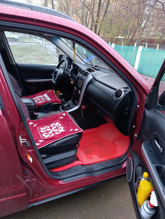 Продам машину Suzuki Grand Vitara 2006 г.в. Объем 2.0. МККП.