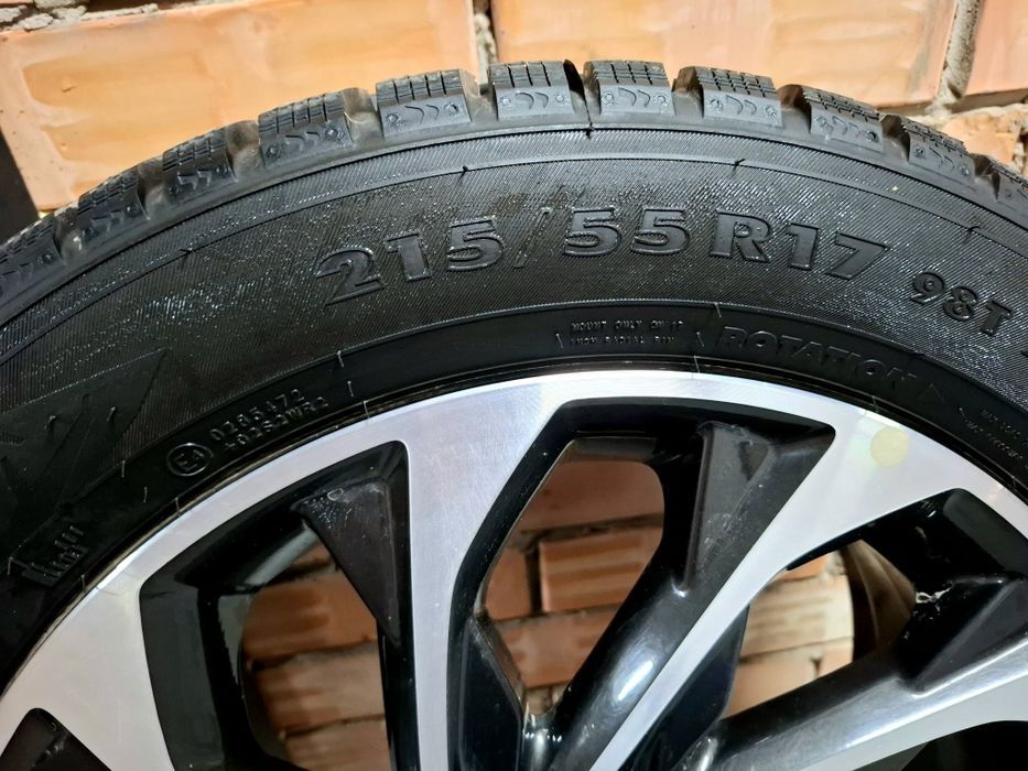 Продам диски с шинами зимними