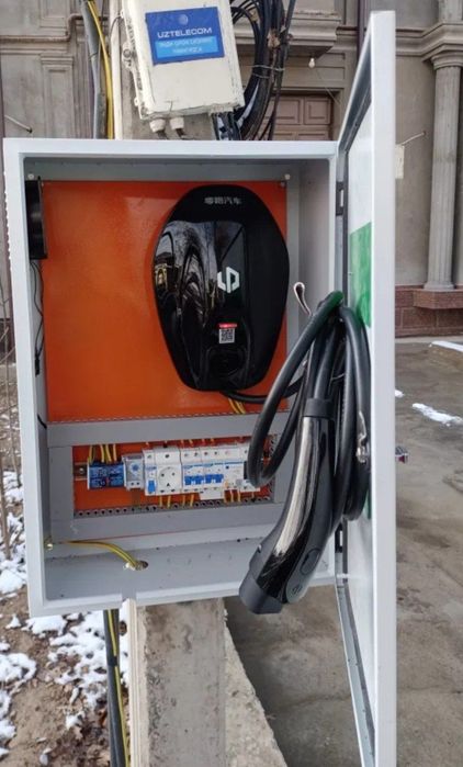 Elektro mobil zaryadniklari ustanofkasi