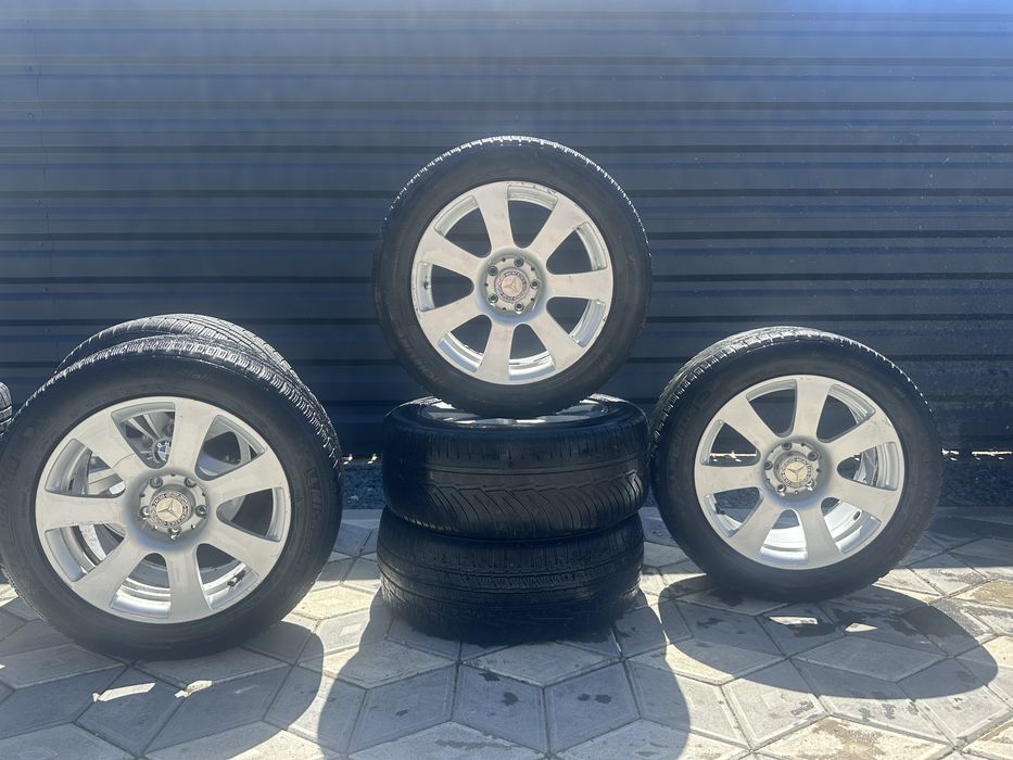 Vand jante aliaj Mercedes 5 buc + cauciucuri 235 / 55 / r18 A221 401 02 02 8j et 43