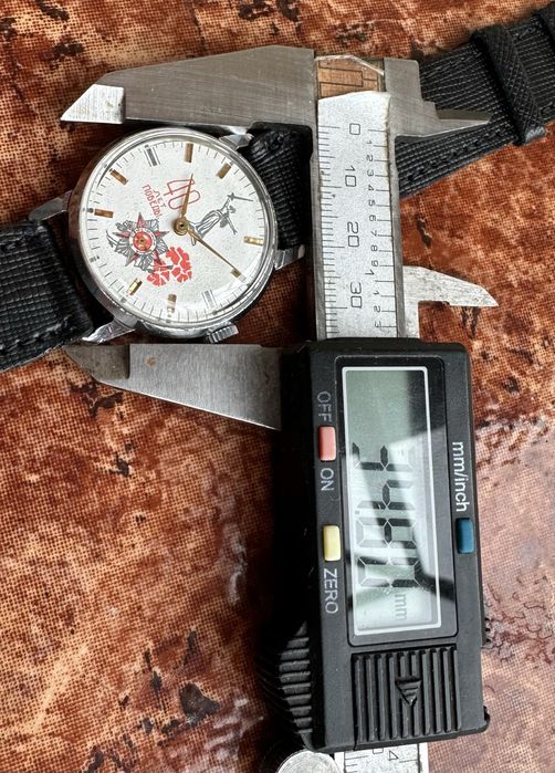 Сьветски механичен часовник Победа юбилеен,1985г