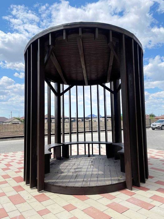 Беседки с крышей из дерева