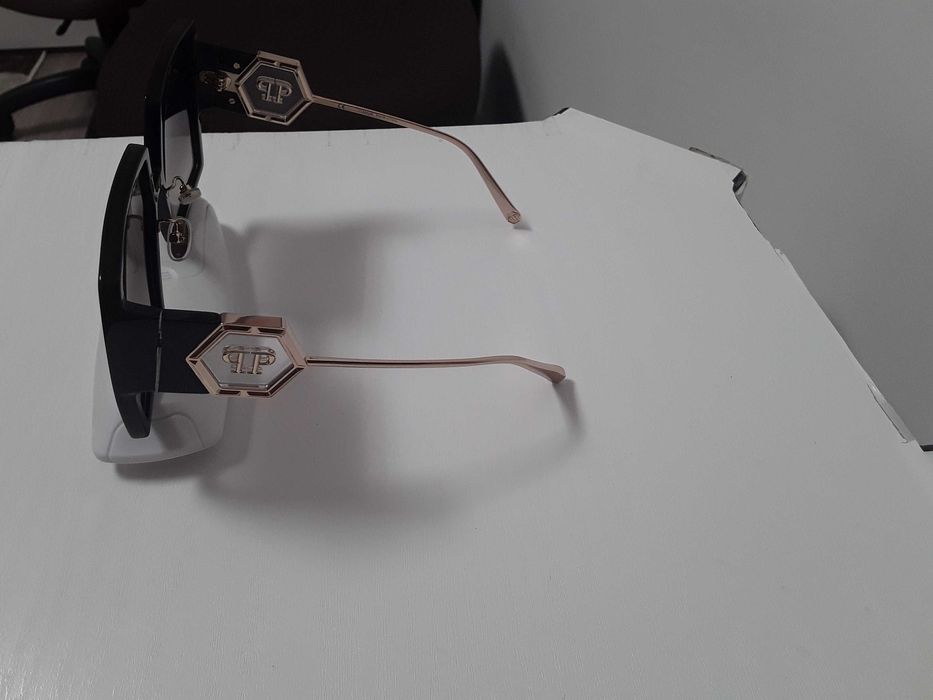Ochelari de soare damă  PHILIPP PLEIN  sunt noi , 700 de lei
