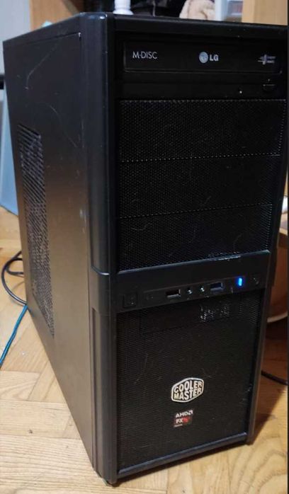 Компютри от Собственик: Геймърски (i7/RX580) и Настолен за Работа/Игри (SSD+HDD)