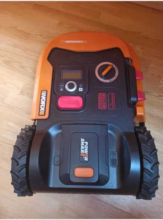 Robot tuns iarba Worx Landroid L WR147E.