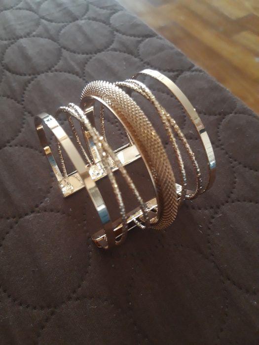 Продавам  гривни