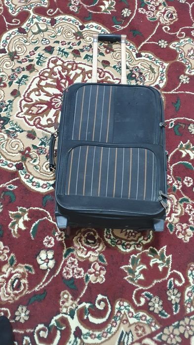 Чемодан сумка сотилади