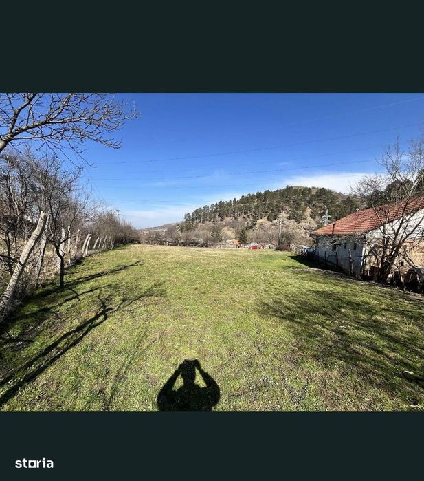 Teren intravilan de vânzare în zonă rurală