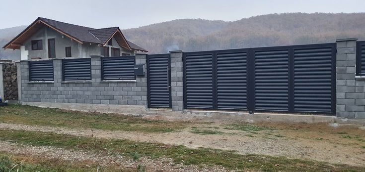Vindem garduri și porți