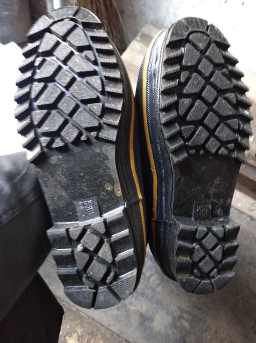 Сапоги резиновые новые