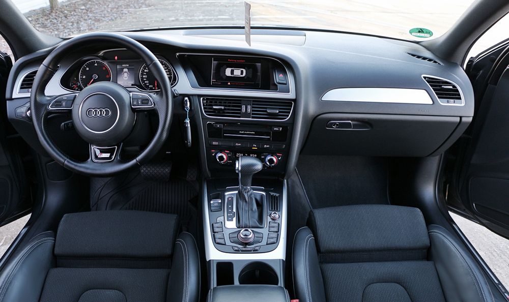 AUDI A4 2015 3xSLine 2.0 190cai Euro6 Automat / Navi / Bixenon / Led