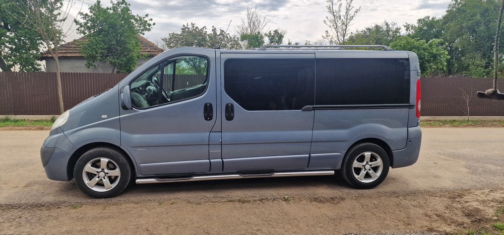 Opel vivaro mixt long