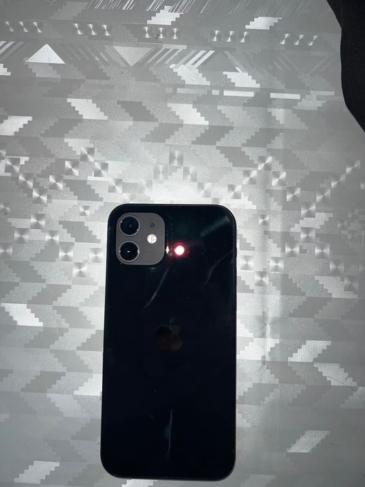 Айфон 12 сатылады