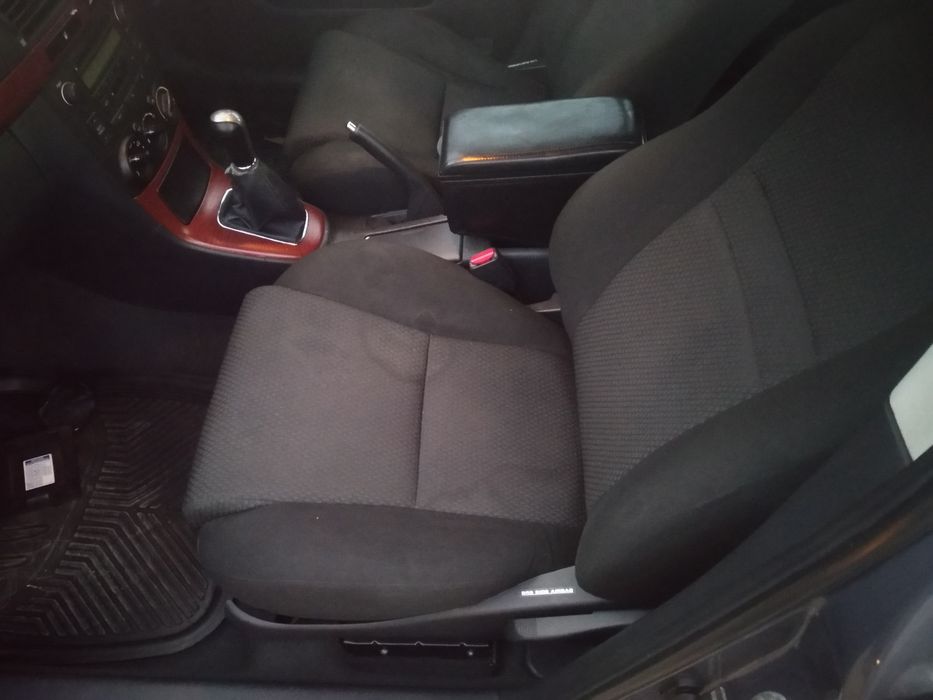 Тойота Авенсис 1.8 Toyota avensis. хечбек