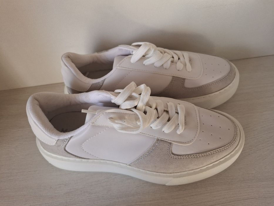 Продам кроссовки 38 размер