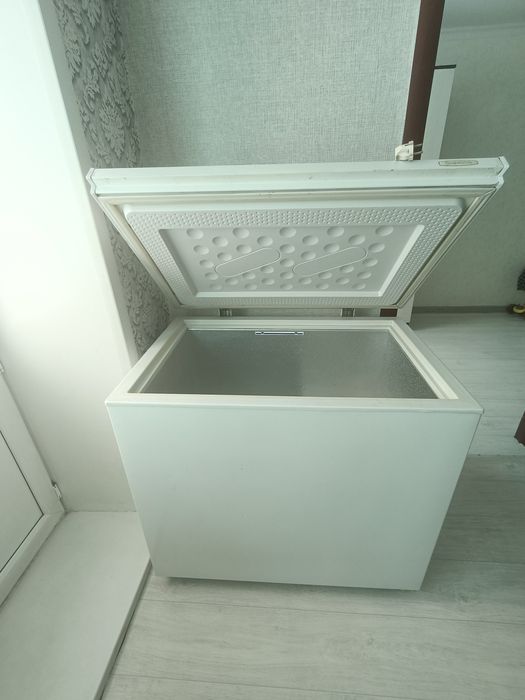 Продам морозильную камеру