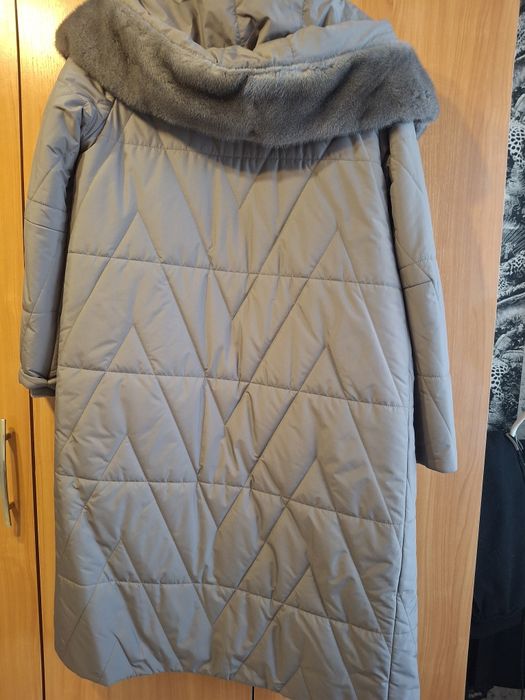 Продам куртку женскую