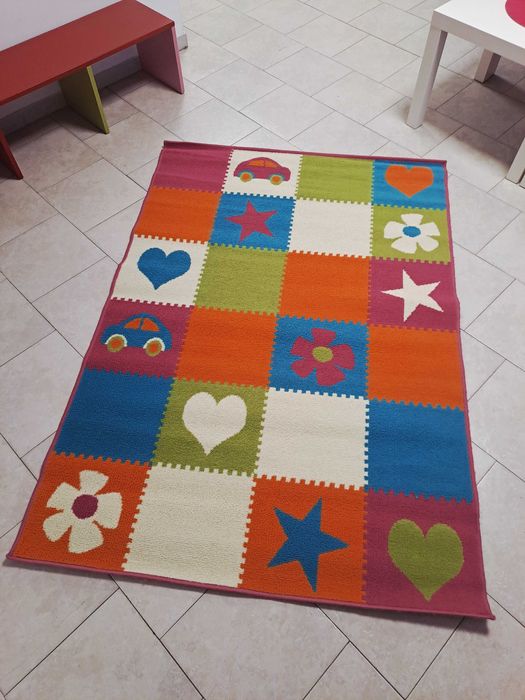 Пъстри и весели, детски килими с размери 1,20м. X 1,70м.