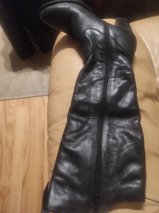 Дамски ботуши, 37 номер.Видоки, кожени, с топла подплата.