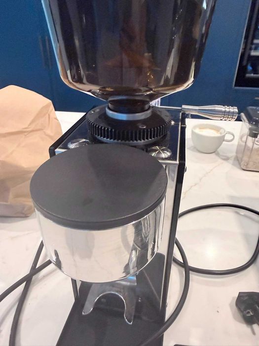 Râşniţă de cafea Profitec Pro T64