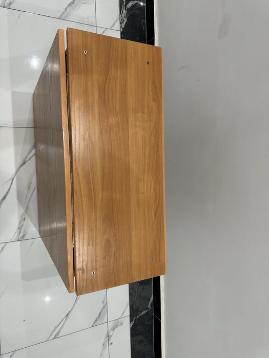 Продается стол книжка