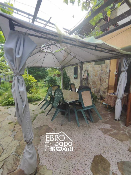 Масивна, обзаведена къща за продажба в с.Дълбоки