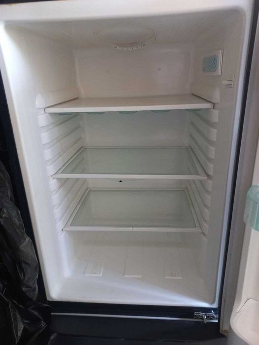ПРОДАМ СРОЧНО холодильник