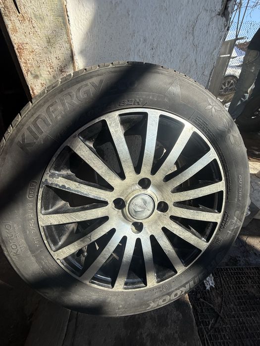 Продавам комплект 4-броя алуминиеви джанти с гуми-14 цола