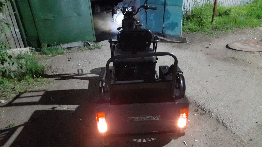 Продам трицикл на полном ходу