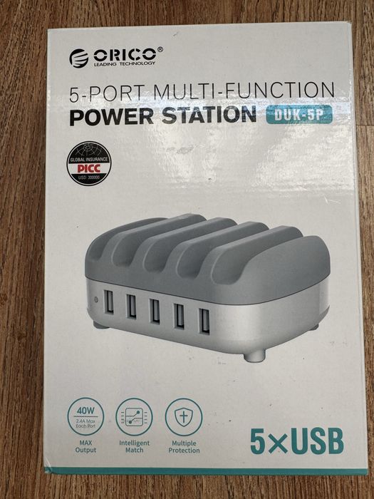 Докинг станция, чисто нова.